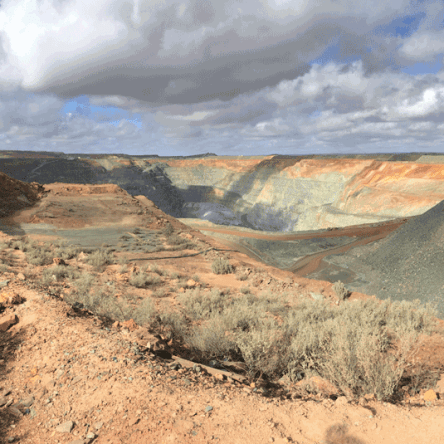 Kalgoorlie Consolidated Gold Mines – Super Pit (KCGM). Photo by Eleanor Gates-Stuart